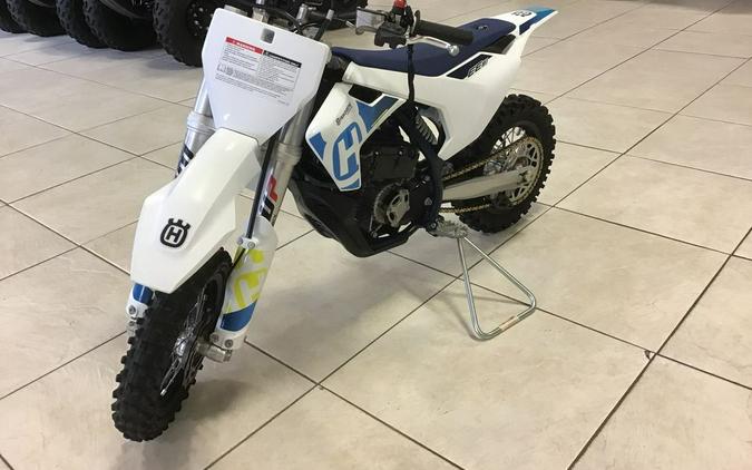 2024 Husqvarna® EE 3