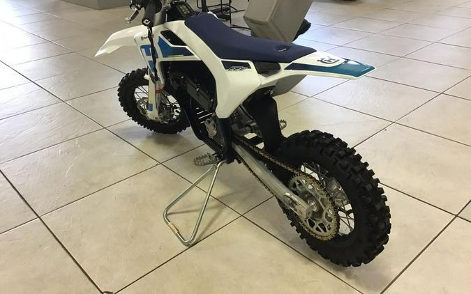 2024 Husqvarna® EE 3