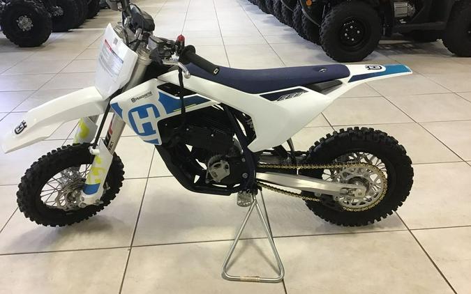 2024 Husqvarna® EE 3
