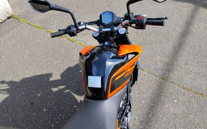 2023 KTM 200 Duke