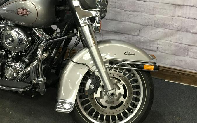 2009 Harley-Davidson® Electra Glide® Classic Pewter Pearl FLHTC