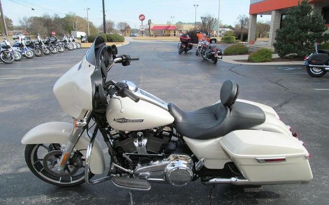 2022 Harley-Davidson FLHX - Street Glide