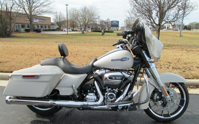 2022 Harley-Davidson FLHX - Street Glide