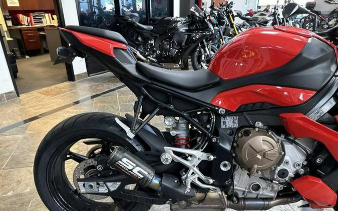 2022 BMW S 1000 R Racing Red