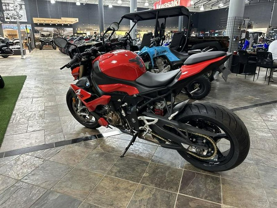 2022 BMW S 1000 R Racing Red