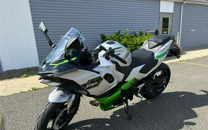 2024 Kawasaki Ninja 7 Hybrid ABS