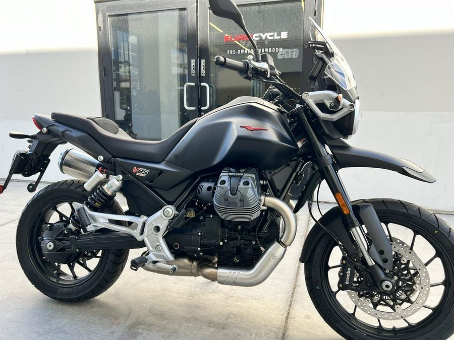 2025 Moto Guzzi V85 Strada