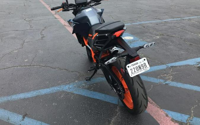 2025 KTM 390 Duke