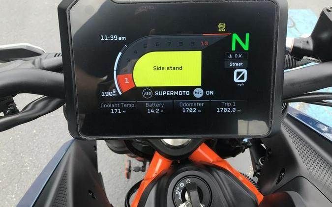 2025 KTM 390 Duke