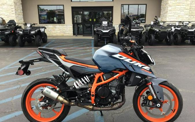 2025 KTM 390 Duke