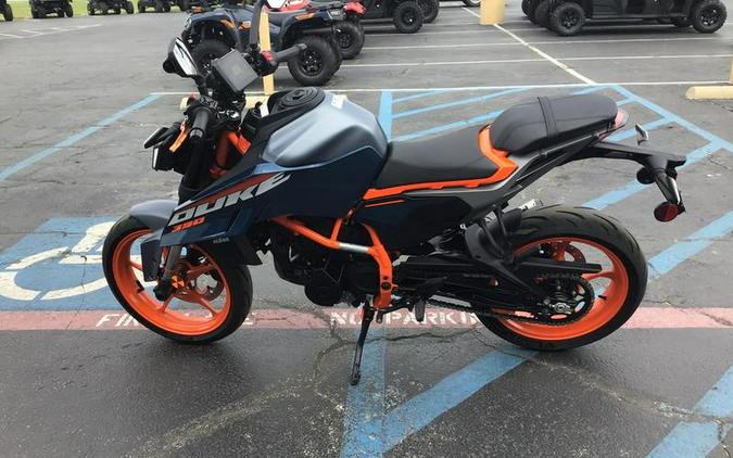 2025 KTM 390 Duke