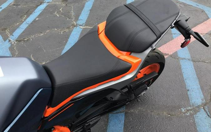 2025 KTM 390 Duke