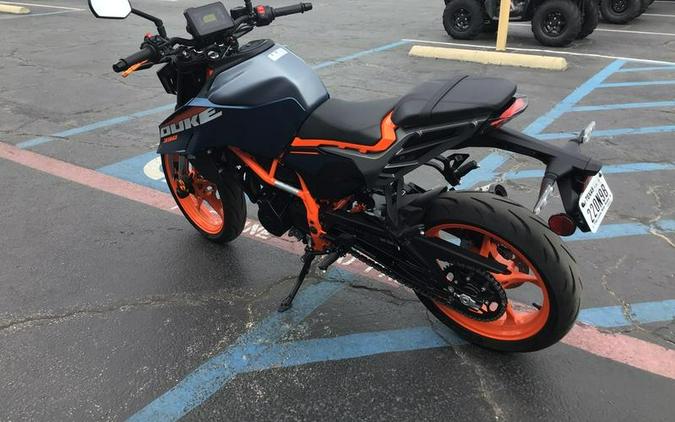 2025 KTM 390 Duke