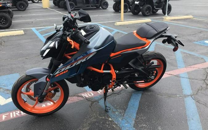 2025 KTM 390 Duke