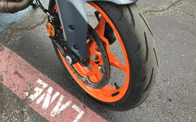 2025 KTM 390 Duke