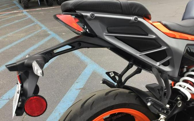 2025 KTM 390 Duke