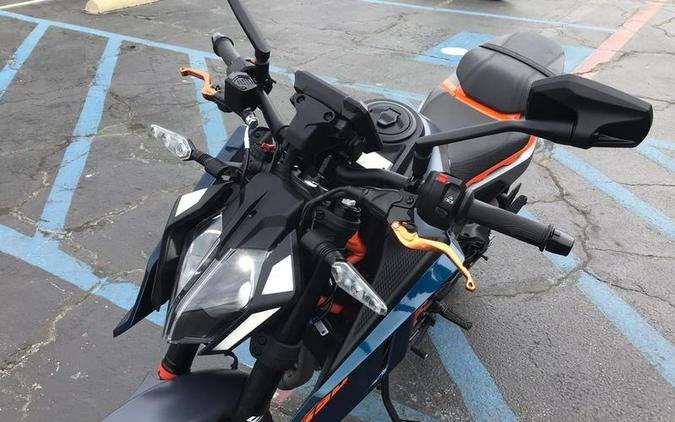 2025 KTM 390 Duke