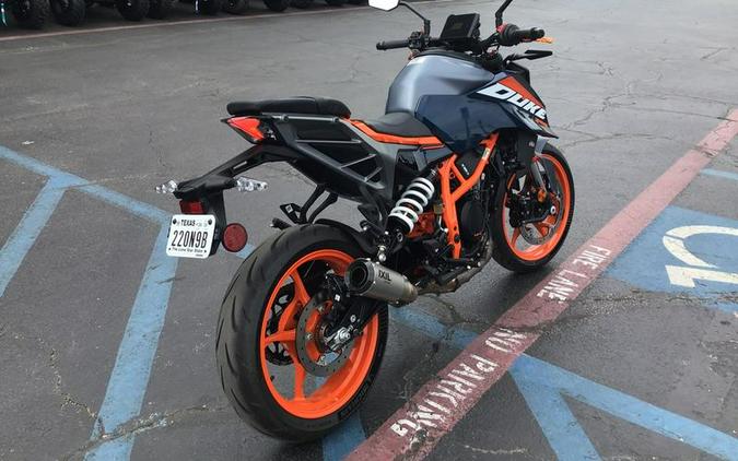 2025 KTM 390 Duke