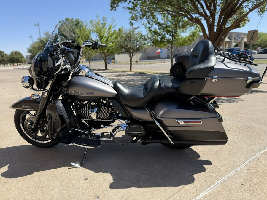 2017 Harley-Davidson® Ultra Limited Two-Tone Charcoal Denim/Black Denim
