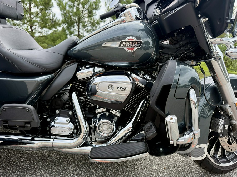 2025 Harley-Davidson Tri Glide Ultra FLHTCUTG