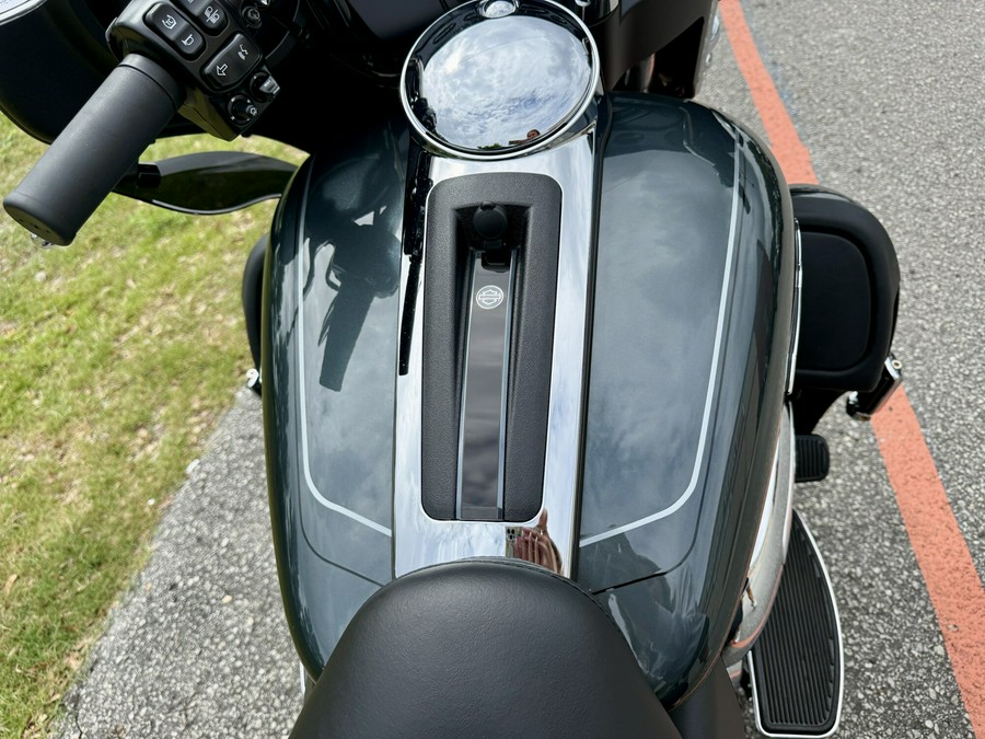 2025 Harley-Davidson Tri Glide Ultra FLHTCUTG