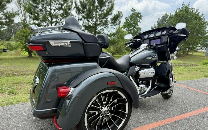 2025 Harley-Davidson Tri Glide Ultra FLHTCUTG