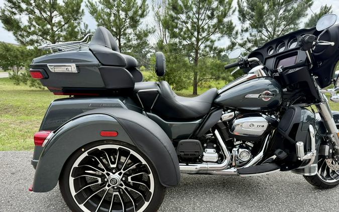 2025 Harley-Davidson Tri Glide Ultra FLHTCUTG