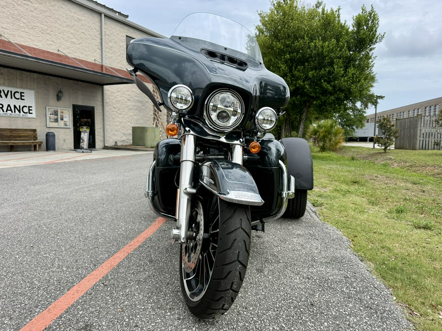 2025 Harley-Davidson Tri Glide Ultra FLHTCUTG