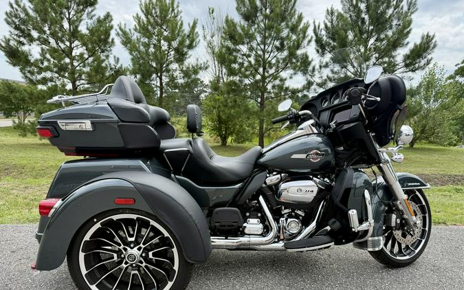 2025 Harley-Davidson Tri Glide Ultra FLHTCUTG
