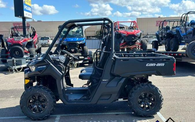 2023 Can-Am Defender DPS HD9