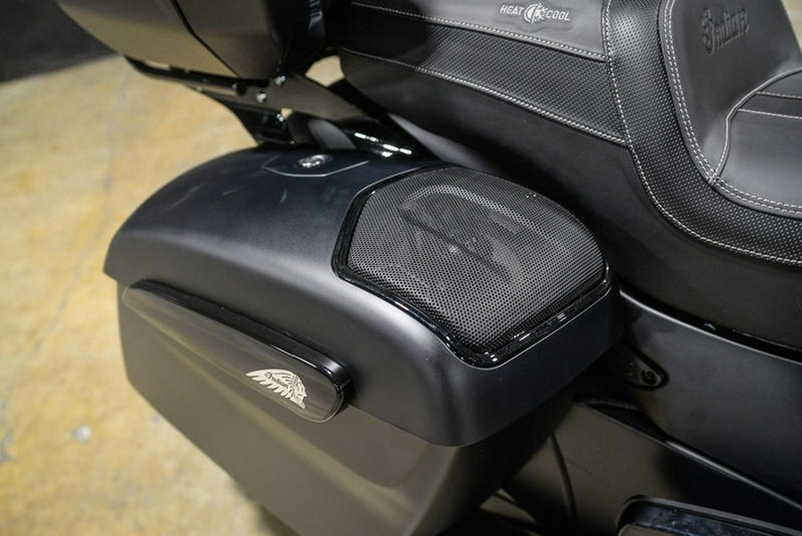 2024 Indian Motorcycle® Roadmaster® Dark Horse® w/Powerband Audio Package Black Smoke