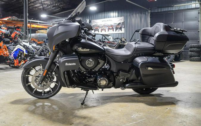 2024 Indian Motorcycle® Roadmaster® Dark Horse® w/Powerband Audio Package Black Smoke