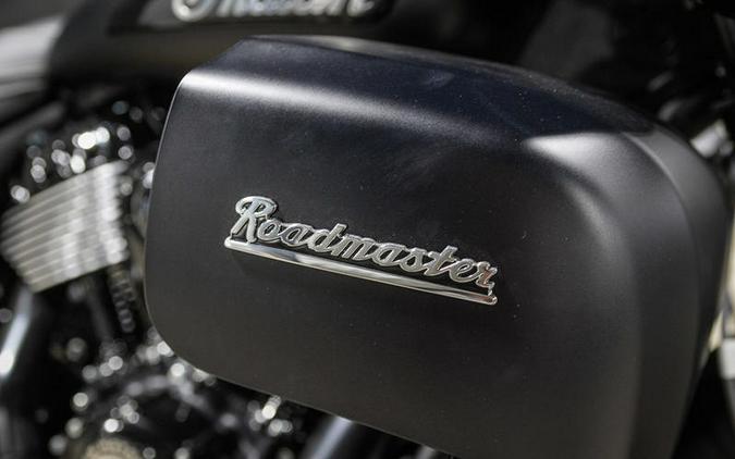 2024 Indian Motorcycle® Roadmaster® Dark Horse® w/Powerband Audio Package Black Smoke