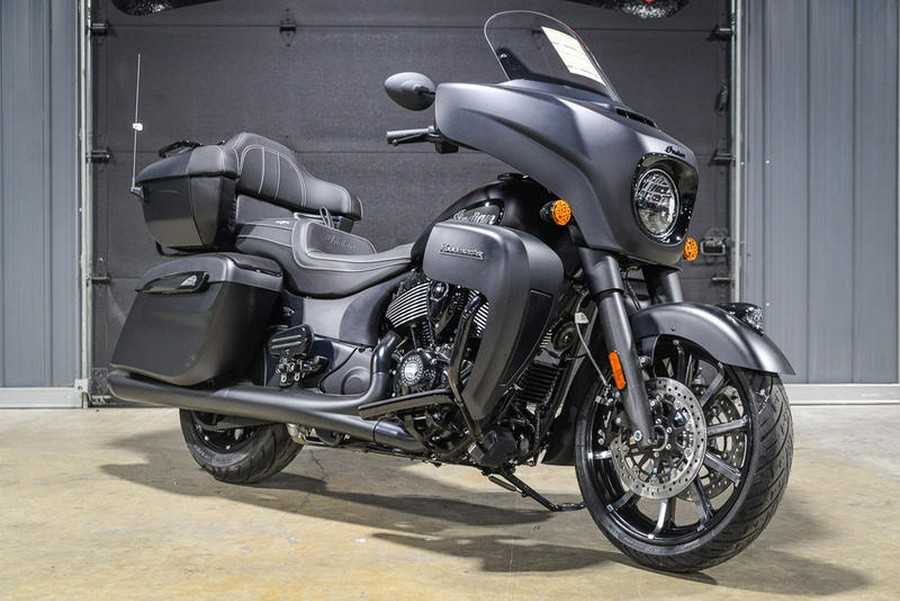 2024 Indian Motorcycle® Roadmaster® Dark Horse® w/Powerband Audio Package Black Smoke