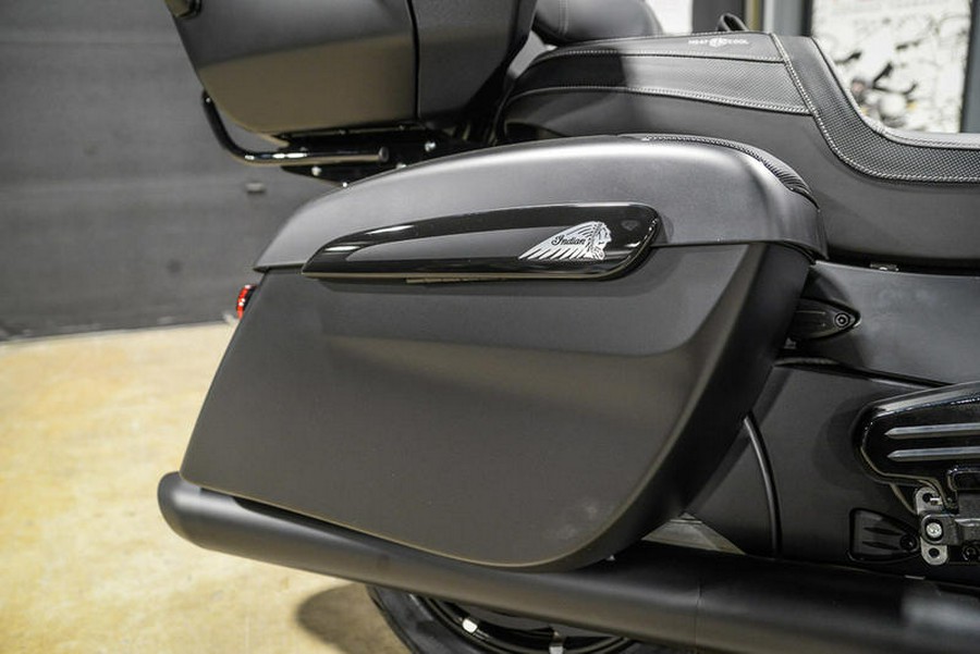 2024 Indian Motorcycle® Roadmaster® Dark Horse® w/Powerband Audio Package Black Smoke