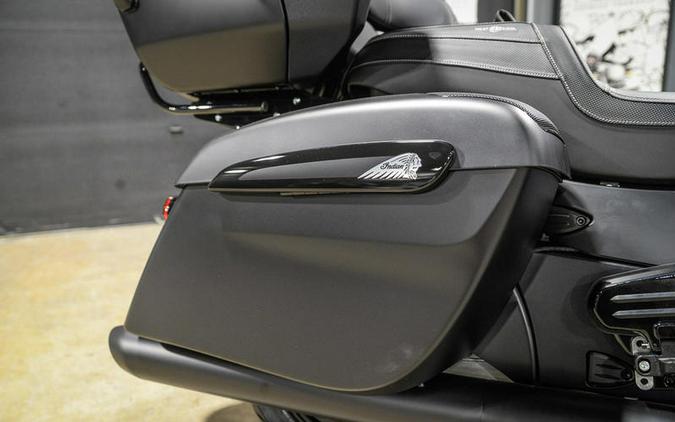 2024 Indian Motorcycle® Roadmaster® Dark Horse® w/Powerband Audio Package Black Smoke