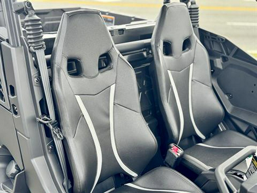 2026 Can-Am Commander XT 700