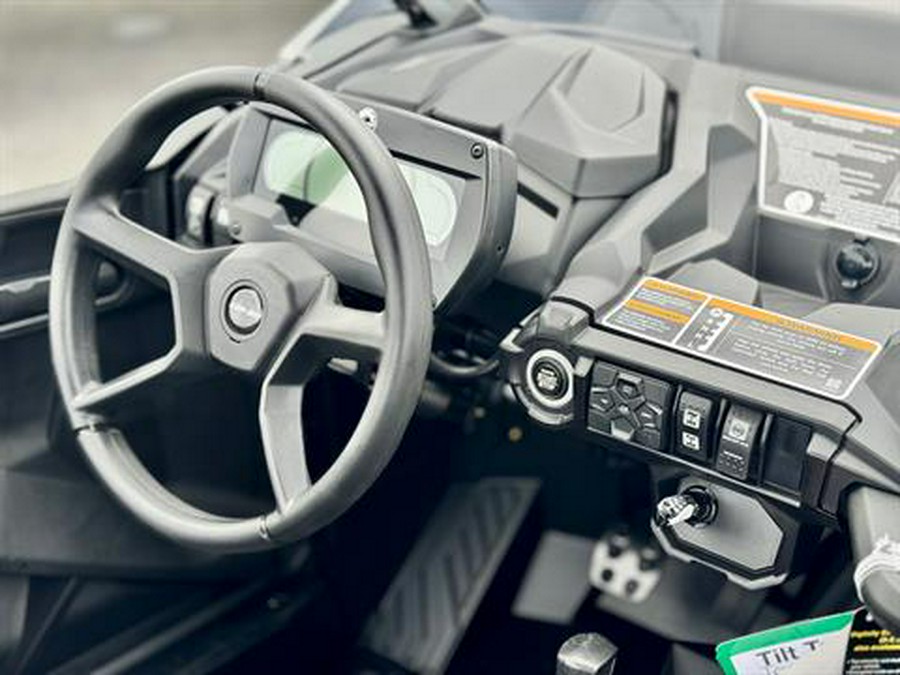 2026 Can-Am Commander XT 700