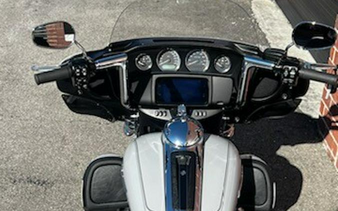 2024 Harley-Davidson® FLHTCUTG Tri Glide™ Ultra