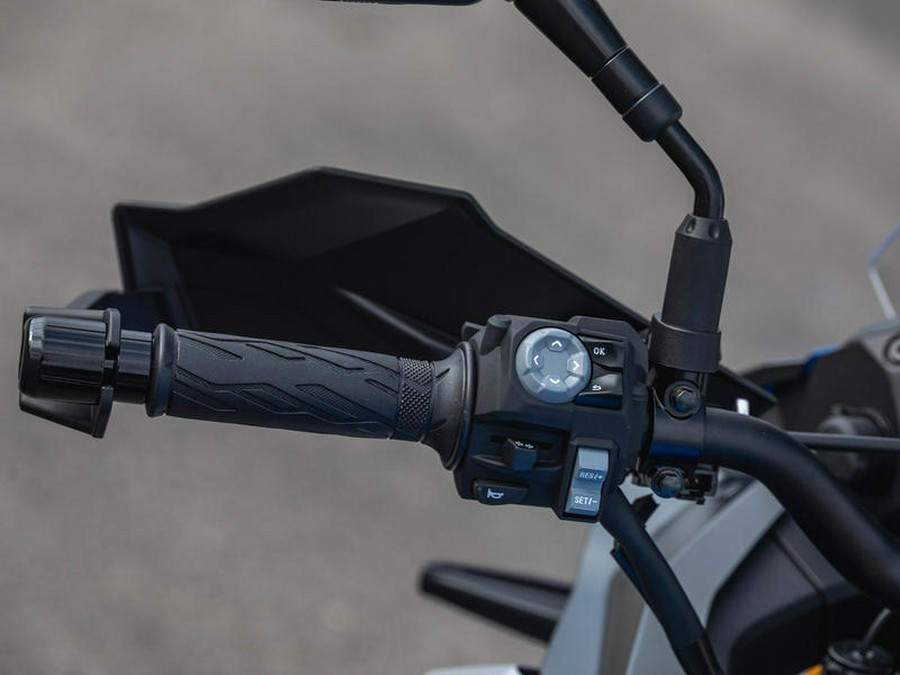 2025 Suzuki GSX-S1000GX+