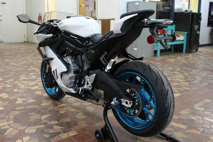2026 CFMOTO 675SS Nebula White - T6006729