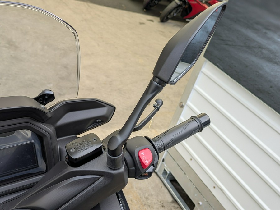 2025 Yamaha XMAX