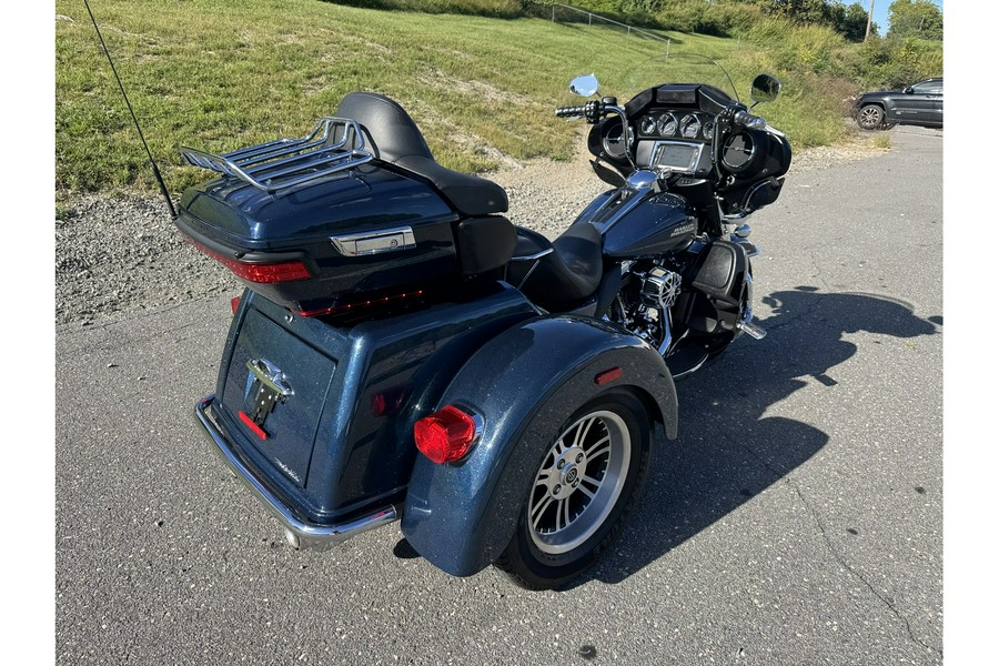 2016 Harley-Davidson® TRI-GLIDE