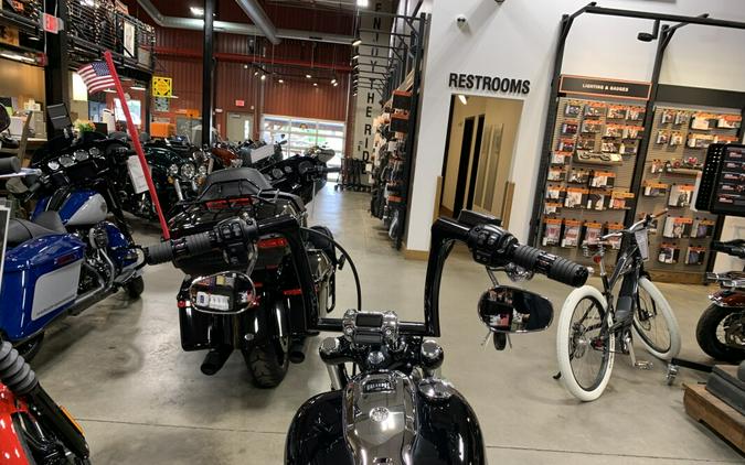 Harley-Davidson Breakout 2023 FXBR Vivid Black