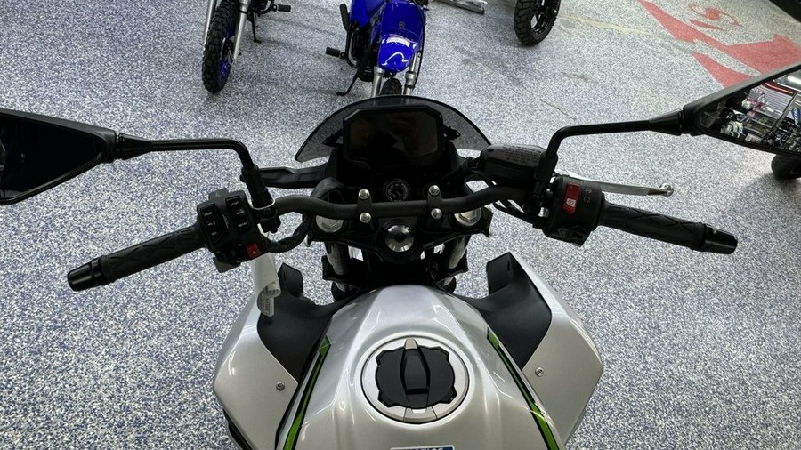 2024 Kawasaki Z7 Hybrid ABS