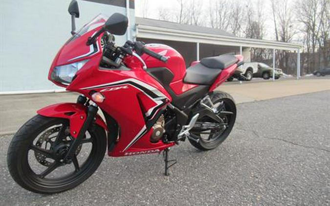 2022 Honda CBR300R