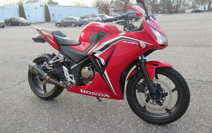 2022 Honda CBR300R