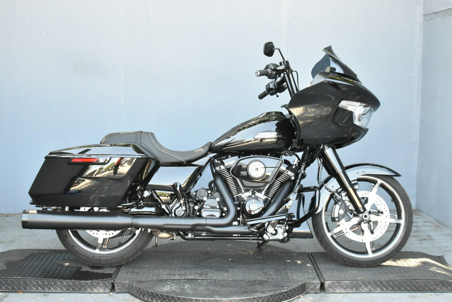 2025 Harley-Davidson Road Glide Vivid Black