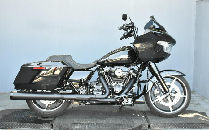 2025 Harley-Davidson Road Glide Vivid Black