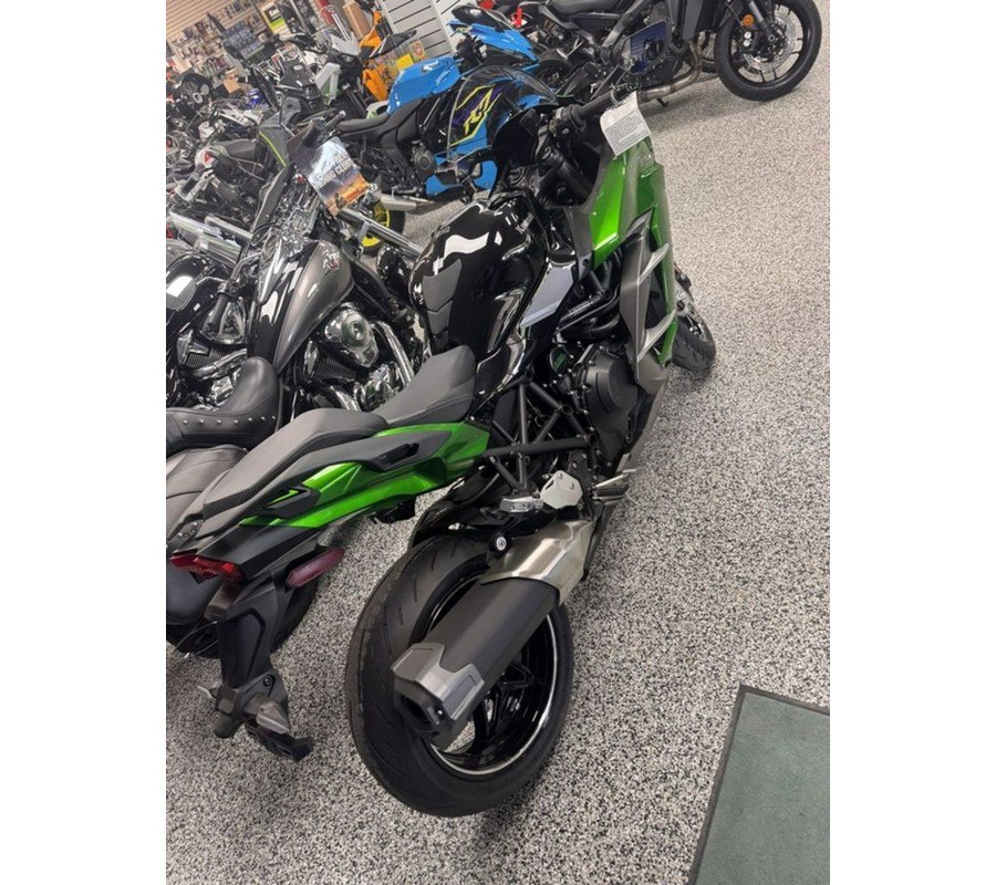 2025 Kawasaki NINJA H2® SX SE ABS